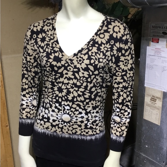 St.John Top - Picture 5 of 14